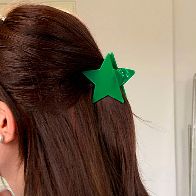 A Green Pentagram Hair Claw